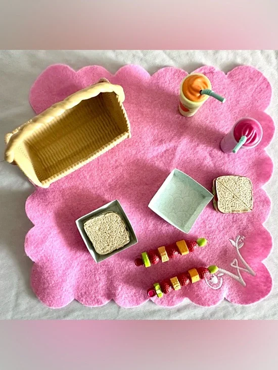 American Girl Wellie Wishers Garden Adventure Jeep Picnic Bundle Lights & Music - Picture 5 of 9